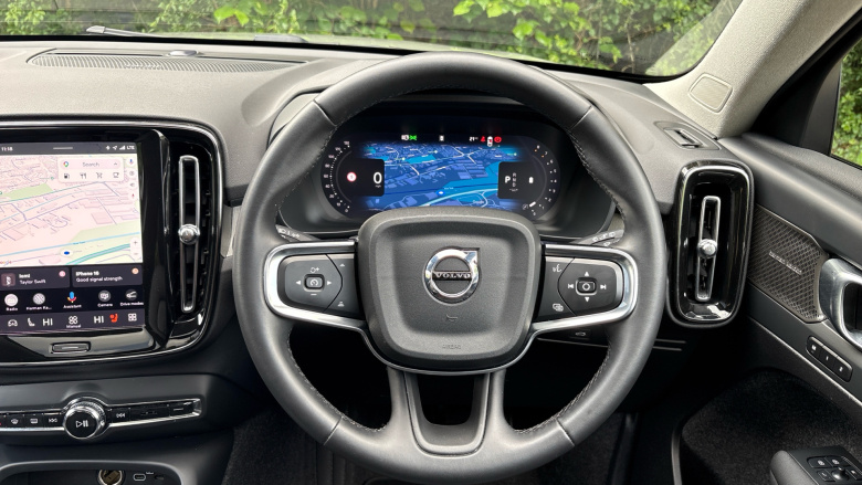 Volvo XC40 2.0 B4P Ultra Dark 5dr Auto Petrol Estate
